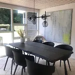 Villa 170 M2 Stort Hus Taet Pa Centrum, Mch Og Boxen