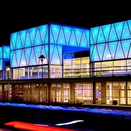 170 M2 Stort Hus Taet Pa Centrum, Mch Og Boxen * Herning