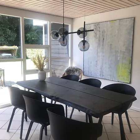 Villa 170 M2 Stort Hus Taet Pa Centrum, Mch Og Boxen