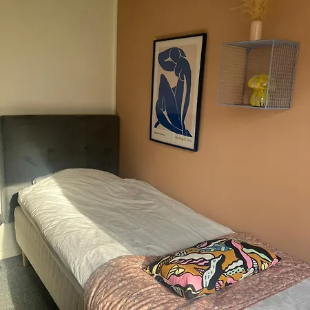 Villa 170 M2 Stort Hus Taet Pa Centrum, Mch Og Boxen